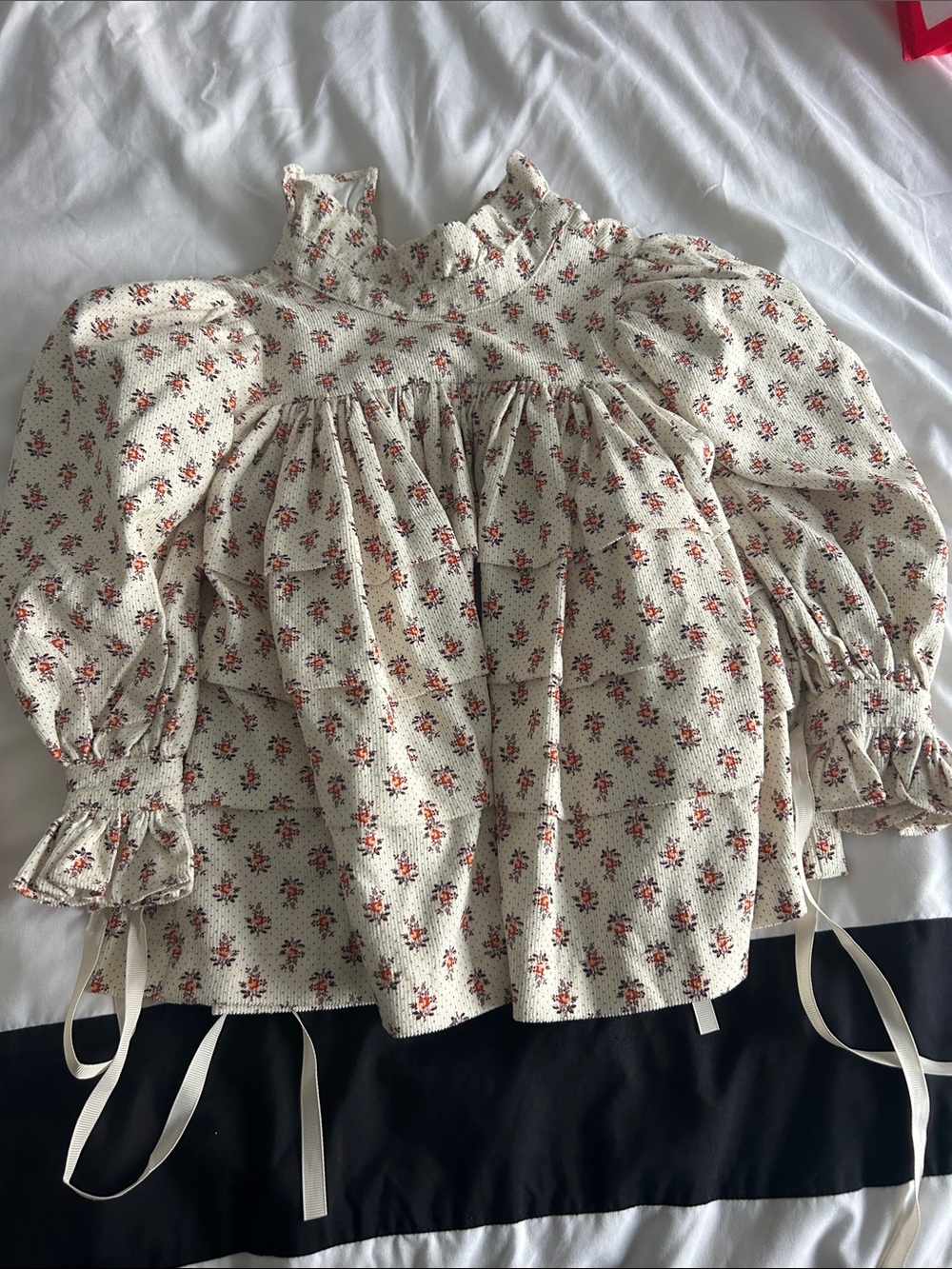 Petite amalie Ivory Floral Ruffled dress size 3